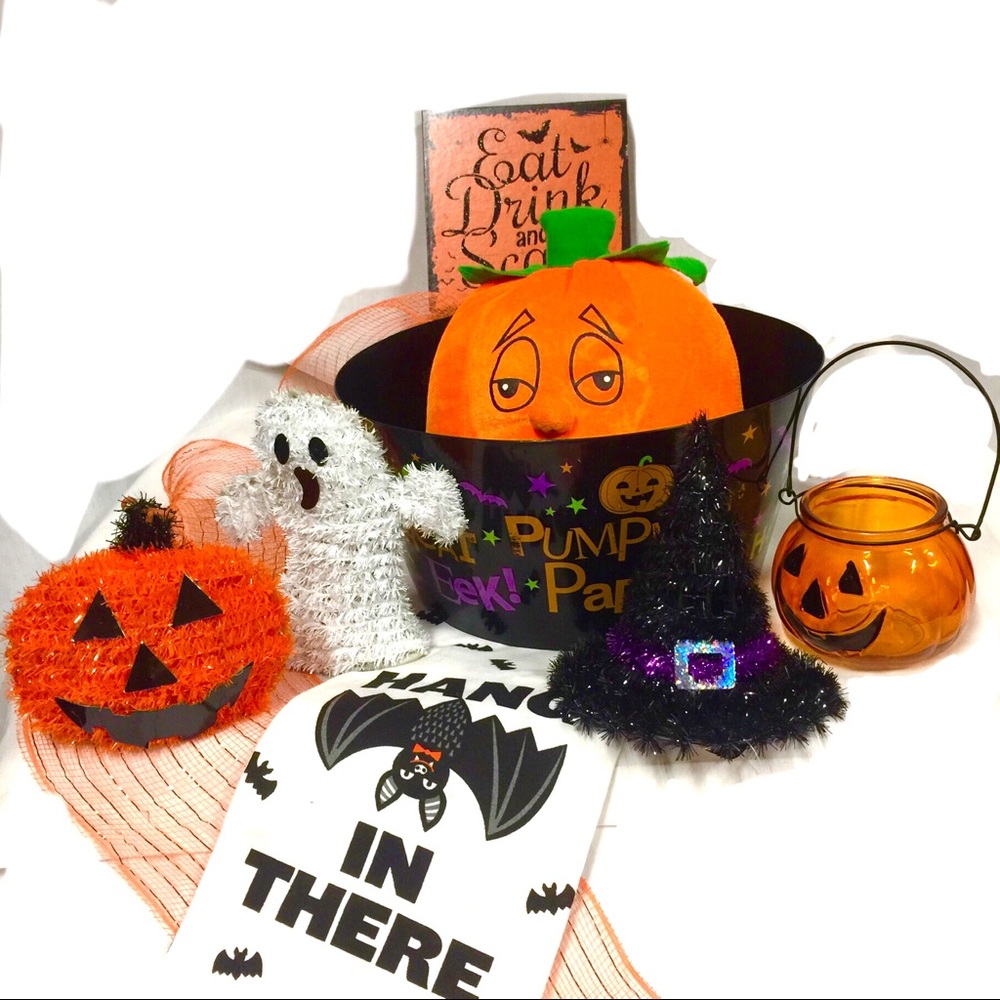 Child’s Halloween  Decorations Not Scary  (Mystery Box)